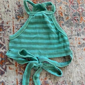 Sports bra/crop top with tie in front